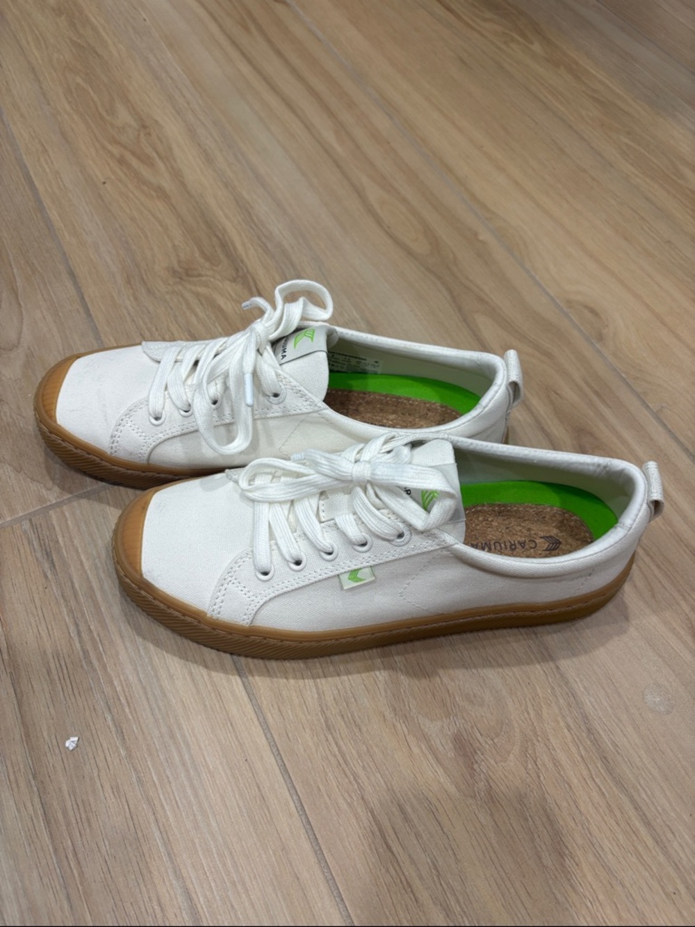 Cariuma White Canvas Sneakers with Gum Sole